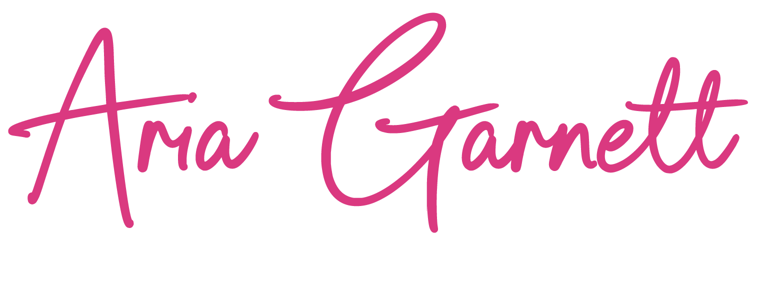 Aria Garnett - Romance Author
